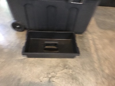 566693