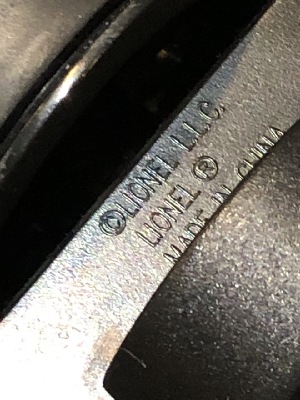 566880