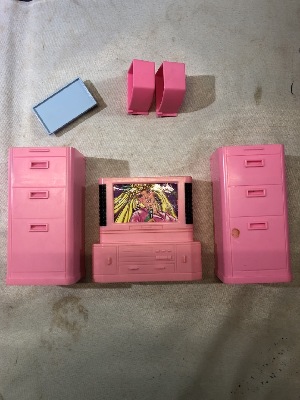 567518