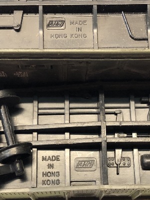 567715