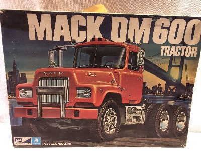 567979