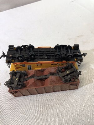 567986