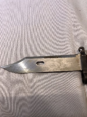 568018