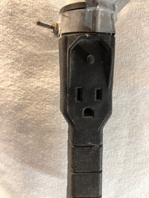 568739