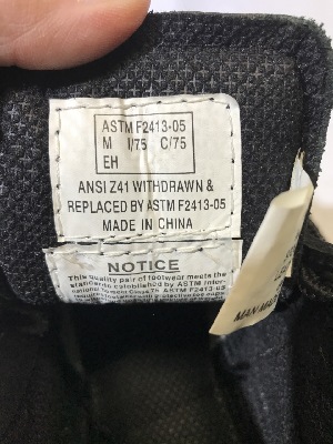 568907