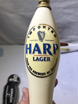 568912