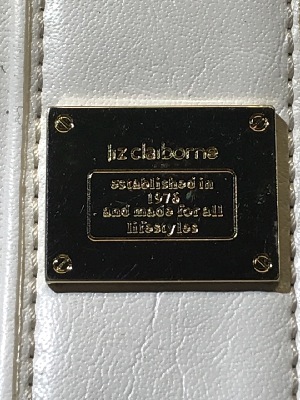 568960