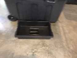 566693