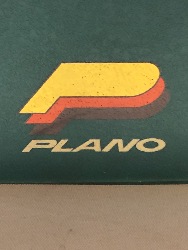 567158