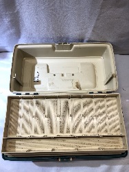 567159