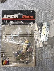 567381