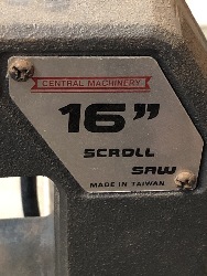 567437