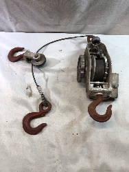 567472