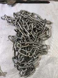 567528
