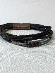 567684
