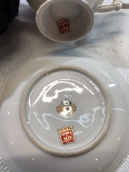 567725