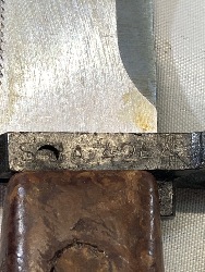 568016