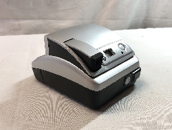 568403