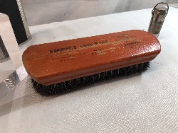 568736