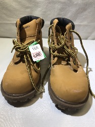 568744