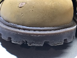 568751