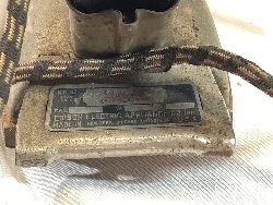 568873
