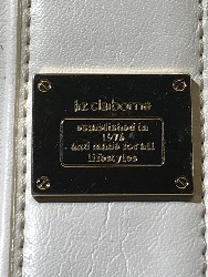 568960