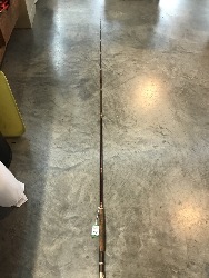 569161