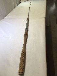 569283