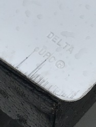 569317