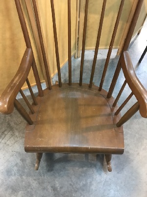 569347
