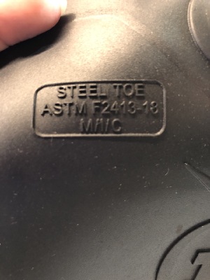 569363