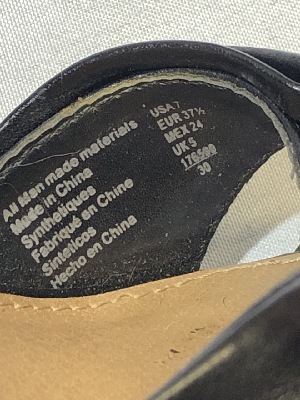 569783