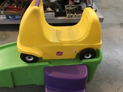 569815