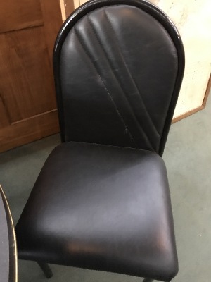 569877