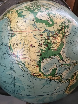 569982