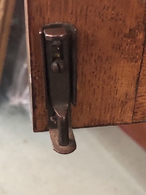570184
