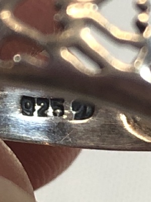 570273