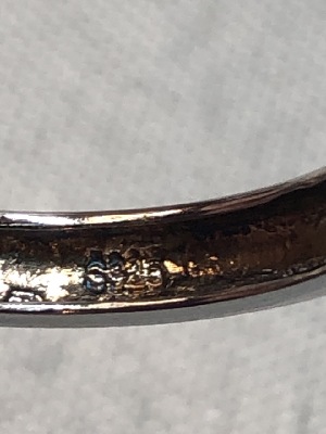 570280