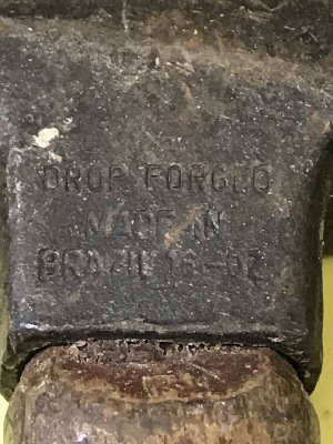 570464