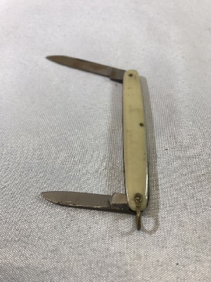 570818