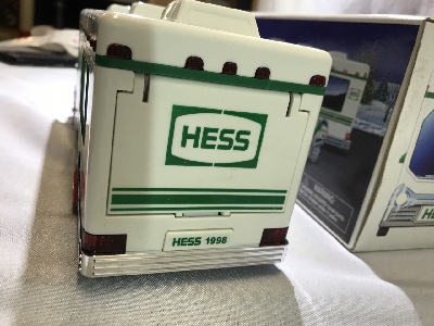570883