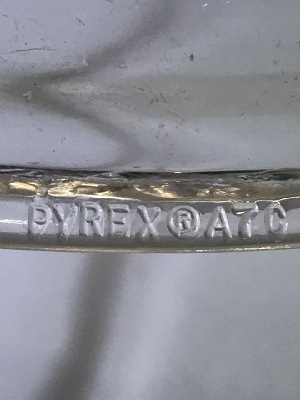 571136