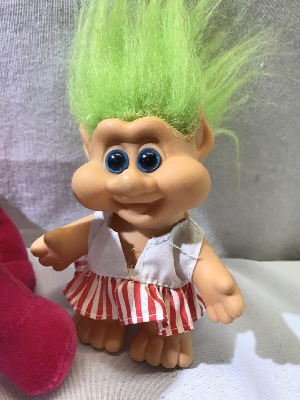 571139