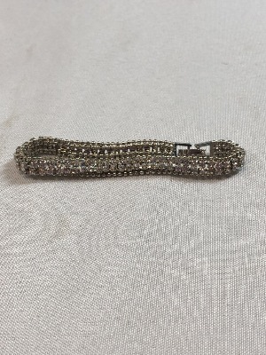 571199