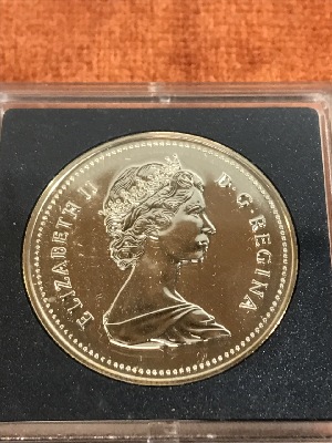 571663