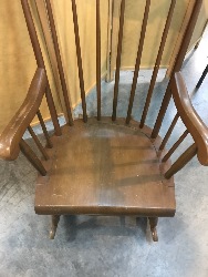569347