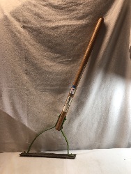 569407