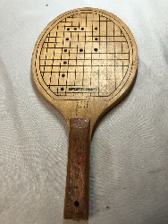 569429