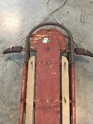 569740